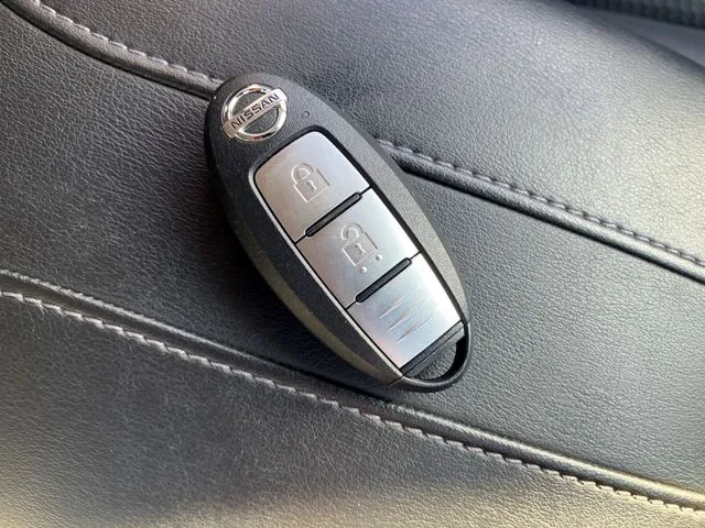 ニッサン エクストレイル ハイブリッド 4WD