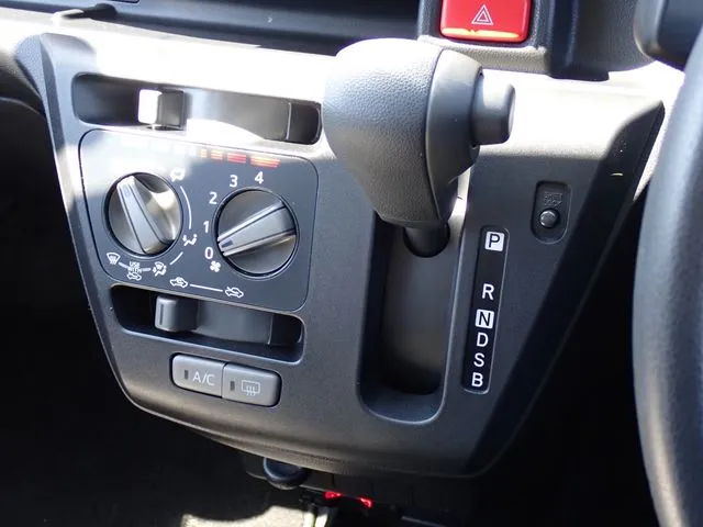 ミラ　イース（ダイハツ）の車両写真