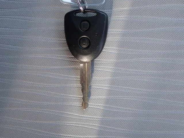 ミラ　イース（ダイハツ）の車両写真