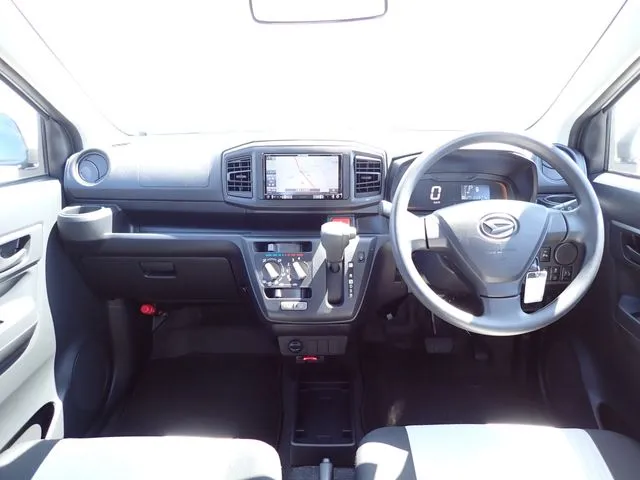 ミラ　イース（ダイハツ）の車両写真