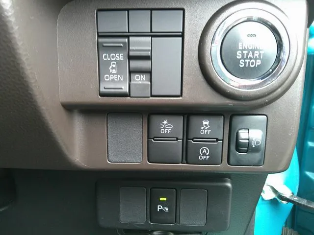 トール　４ＷＤ（ダイハツ）の車両写真