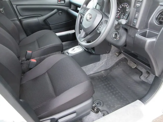 トヨタ プロボックスバン 4WD