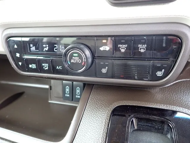 N BOX(ホンダ)の車両写真