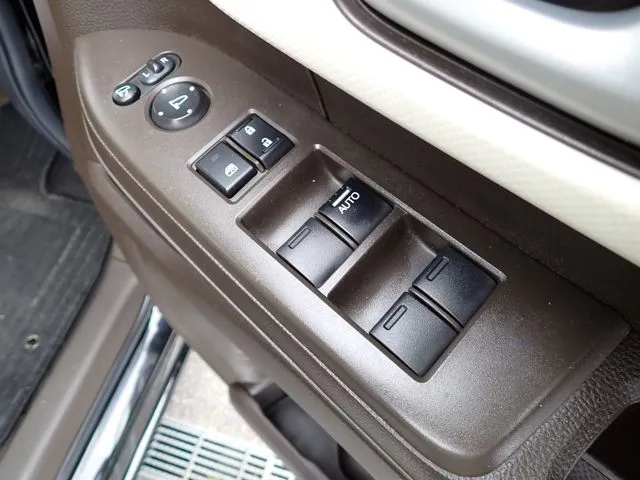 N BOX(ホンダ)の車両写真