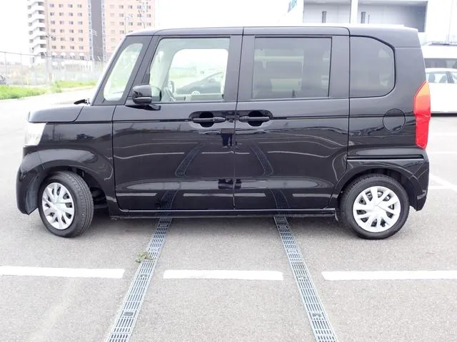 N BOX(ホンダ)の車両写真