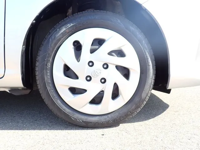 カローラフィールダー ハイブリッド(トヨタ)の車両写真