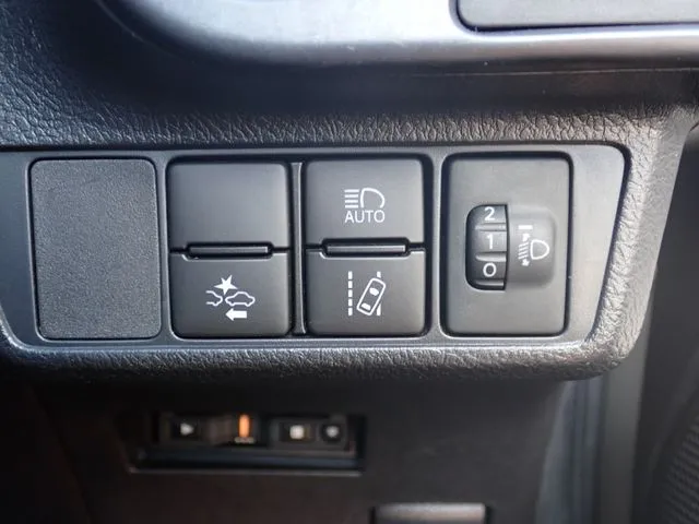 カローラフィールダー ハイブリッド(トヨタ)の車両写真