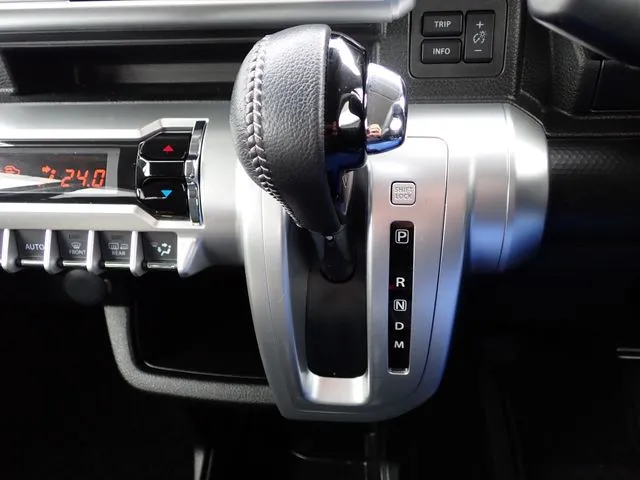 クロスビー（スズキ）の車両写真