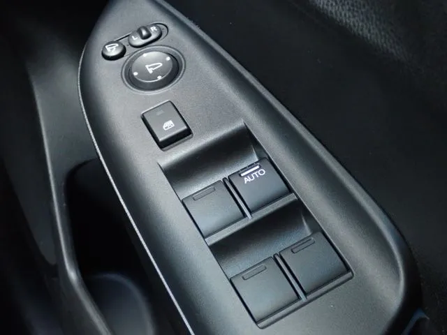 シャトル ハイブリッド(ホンダ)の車両写真