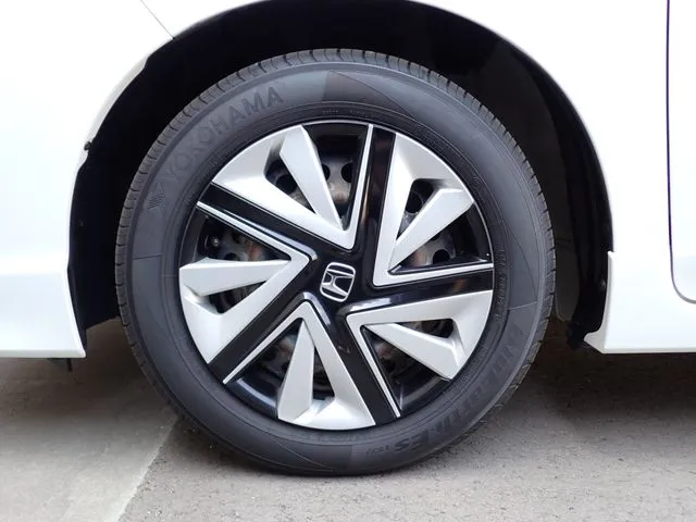 シャトル ハイブリッド(ホンダ)の車両写真