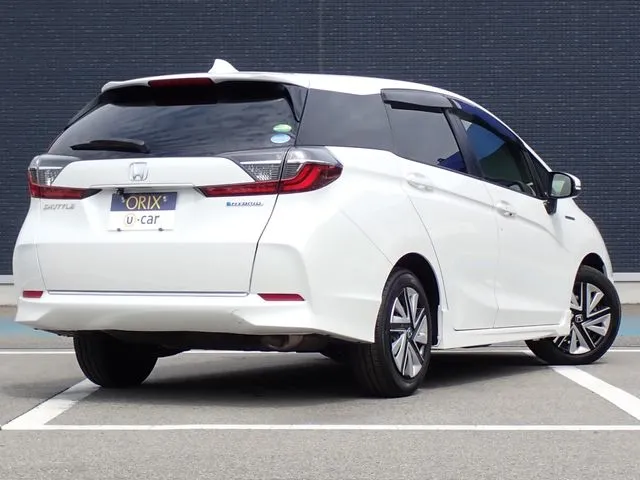 シャトル ハイブリッド(ホンダ)の車両写真