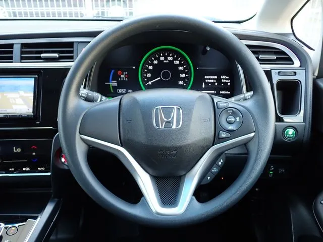 シャトル ハイブリッド(ホンダ)の車両写真