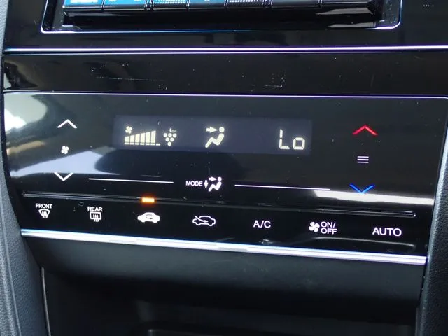 シャトル ハイブリッド(ホンダ)の車両写真