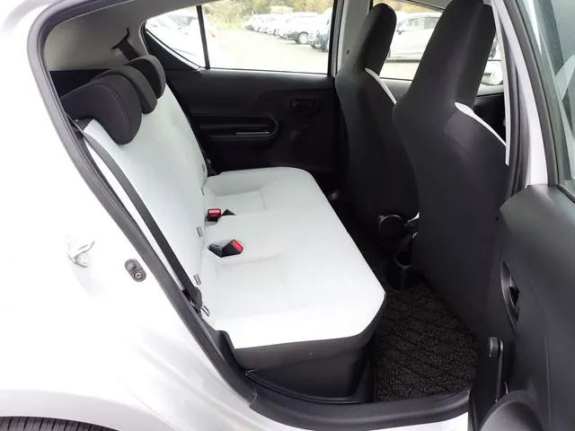 アクア（トヨタ）の車両写真