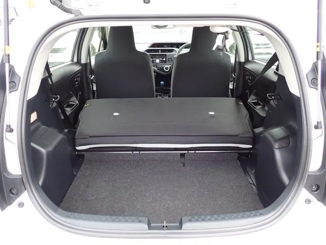 アクア（トヨタ）の車両写真