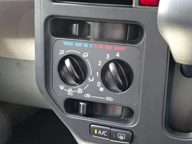 ルーミー(トヨタ)の車両写真