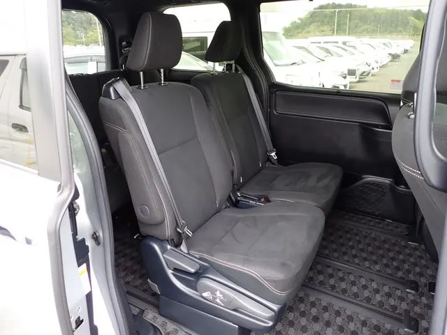 エスクァイア　ハイブリッド（トヨタ）の車両写真