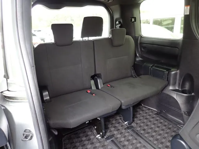 エスクァイア　ハイブリッド（トヨタ）の車両写真