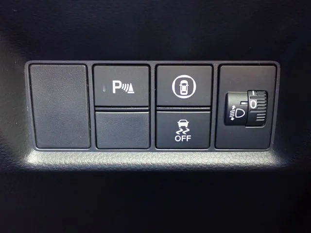 フィット　ｅ：ＨＥＶ（ホンダ）の車両写真