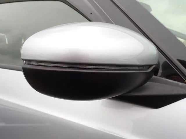 フィット　ｅ：ＨＥＶ（ホンダ）の車両写真