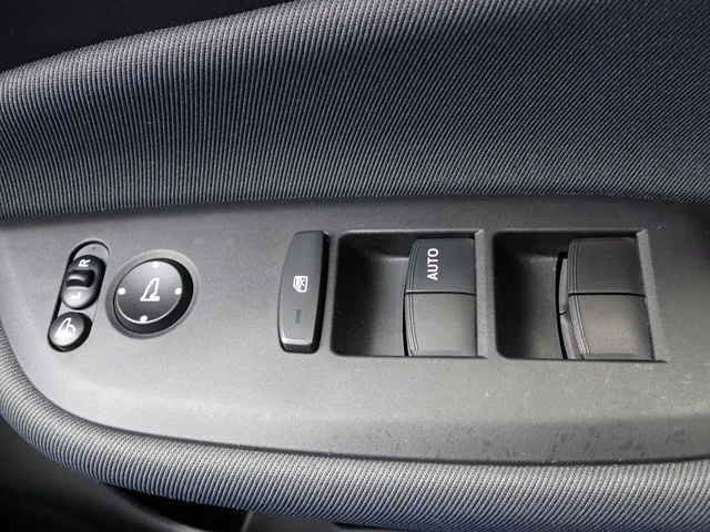 フィット　ｅ：ＨＥＶ（ホンダ）の車両写真