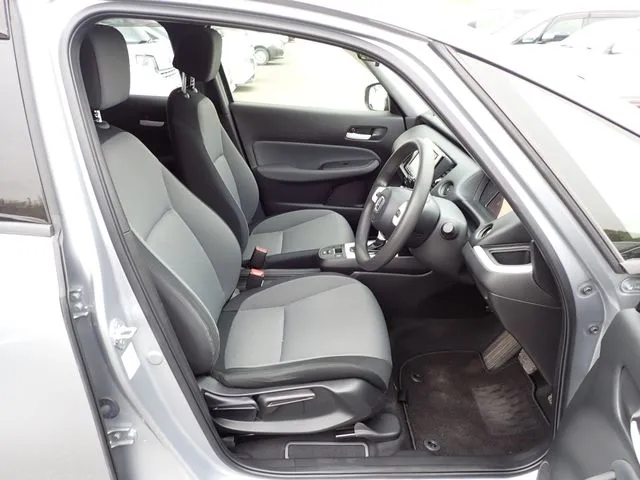 フィット　ｅ：ＨＥＶ（ホンダ）の車両写真