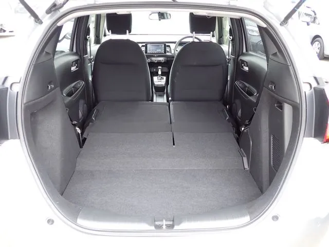 フィット　ｅ：ＨＥＶ（ホンダ）の車両写真