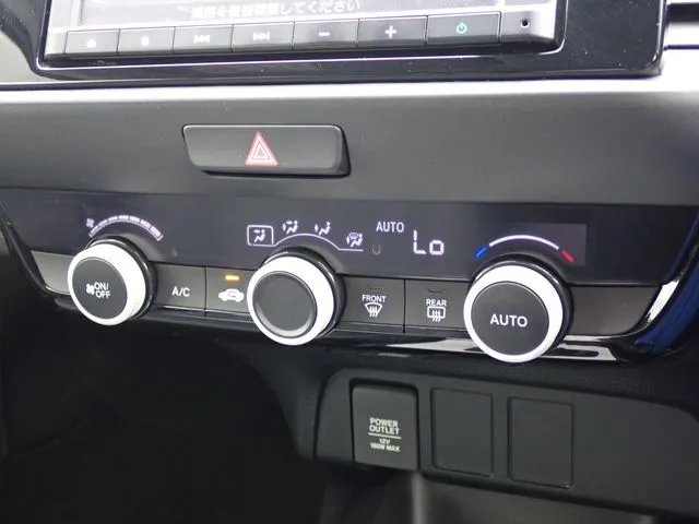 フィット　ｅ：ＨＥＶ（ホンダ）の車両写真