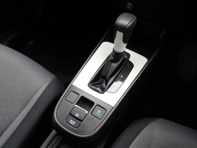 フィット　ｅ：ＨＥＶ（ホンダ）の車両写真