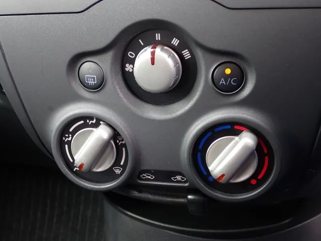 ノート（ニッサン）の車両写真