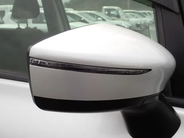 ノート（ニッサン）の車両写真