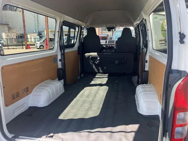 レジアスエースバン 1.15t 2WD(トヨタ)の車両写真