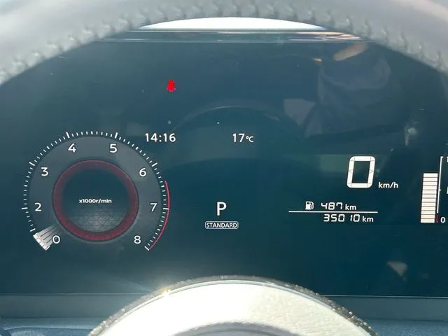 セレナ（ニッサン）の車両写真