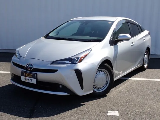 プリウス（トヨタ）の車両写真