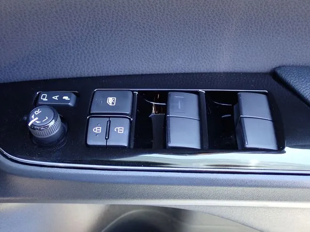 プリウス（トヨタ）の車両写真