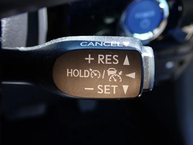 プリウス（トヨタ）の車両写真