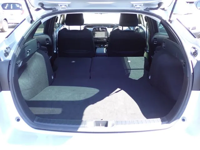 プリウス（トヨタ）の車両写真