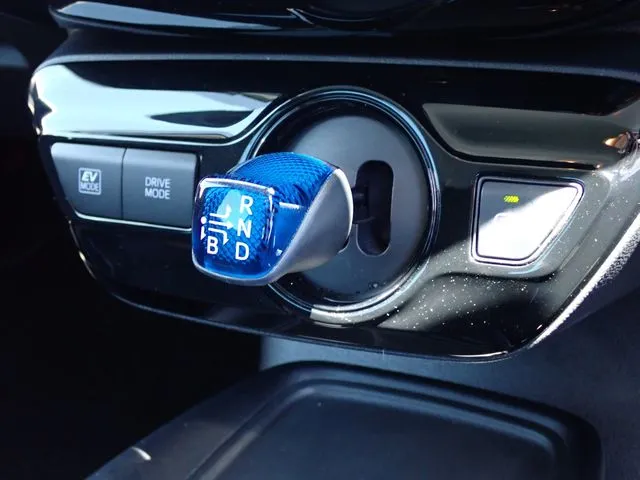 プリウス（トヨタ）の車両写真