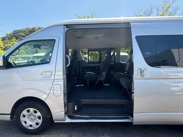 ハイエースワゴン（トヨタ）の車両写真