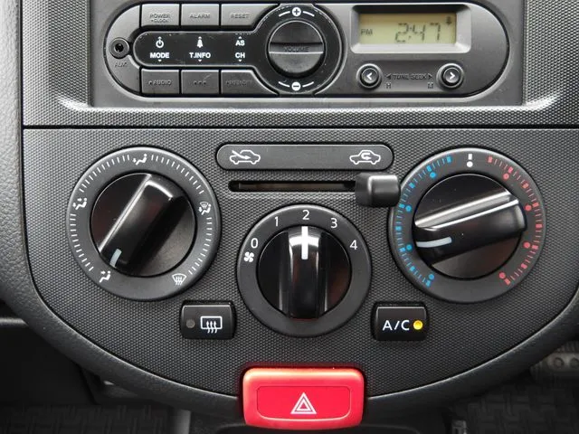 ニッサン　ＮＶ１５０　ＡＤ　４ＷＤ