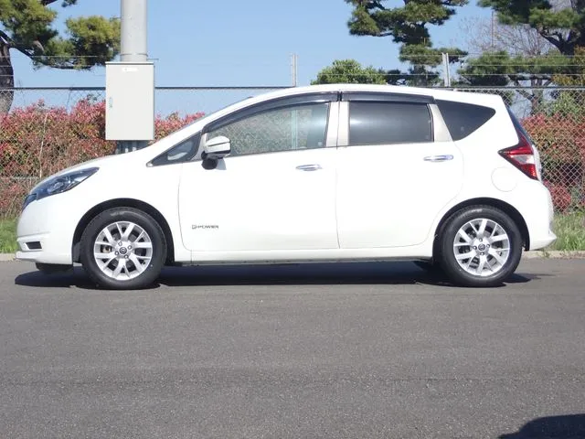 ノート（ニッサン）の車両写真