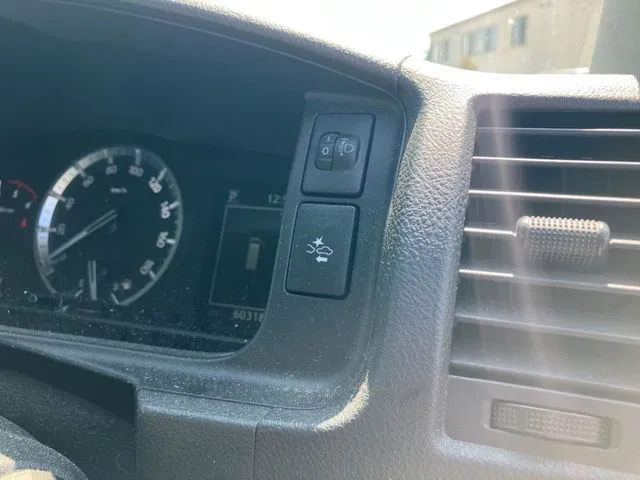 トヨタ　ハイエースバン　４ＷＤ