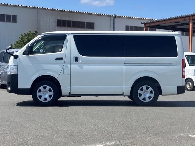 トヨタ　ハイエースバン　４ＷＤ
