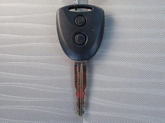 ミラ　イース（ダイハツ）の車両写真