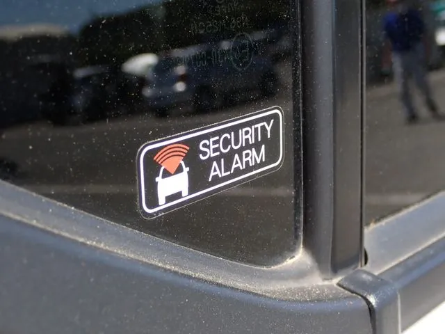 ミラ　イース（ダイハツ）の車両写真