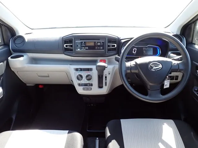 ミラ　イース（ダイハツ）の車両写真