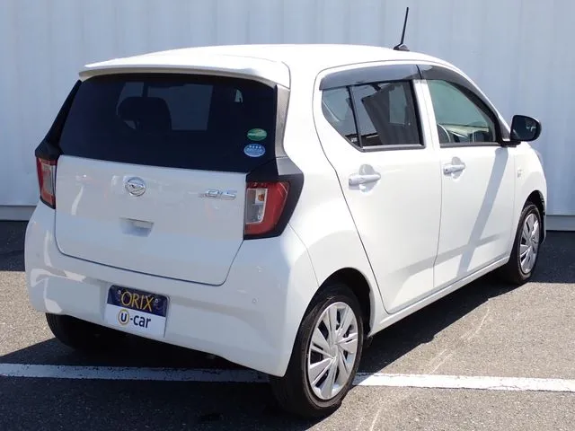 ミラ　イース（ダイハツ）の車両写真