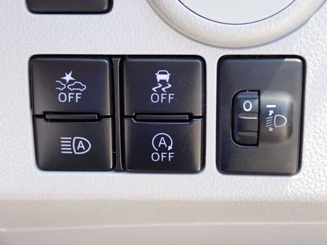 ミラ　イース（ダイハツ）の車両写真