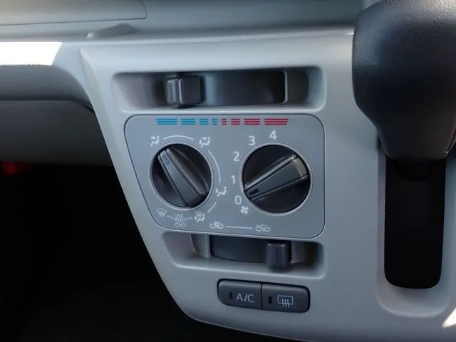 ミラ　イース（ダイハツ）の車両写真