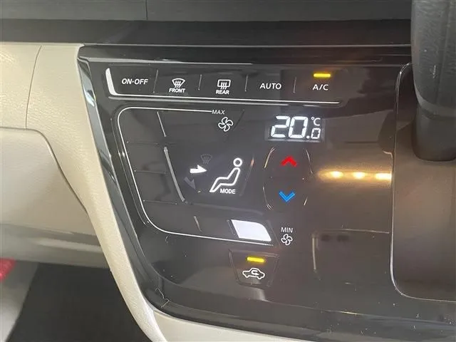 ルークス（ニッサン）の車両写真